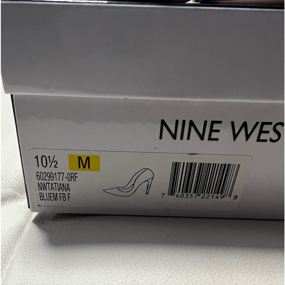 Nine West Blue Jean Circle Fabric Pumps 4 inch heels with box. - Picture 2 of 5